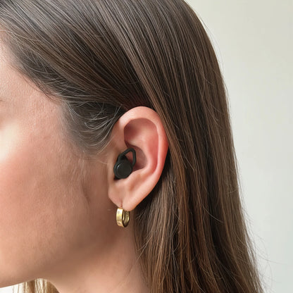 Black hi-fi earplugs with silicone tips